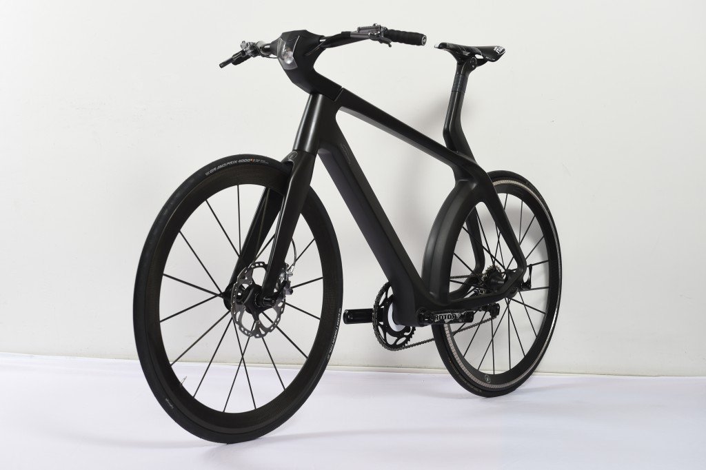 E-Bike Velocité mit Transversalfluss-Motor von vorne / Foto: Lightweight