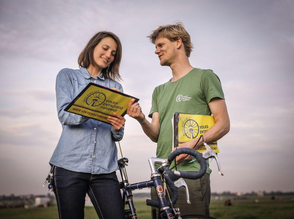 Unterschriften sammeln für den Volksentscheid Fahrrad