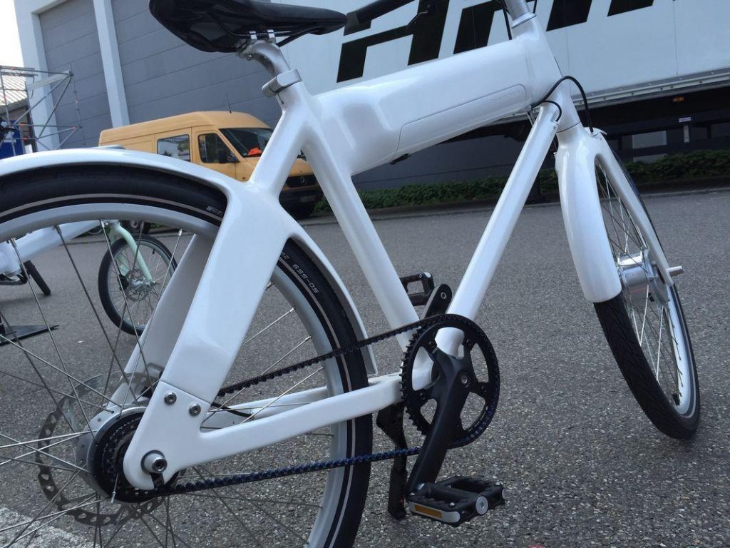 Aus einem Guss ist der Rahmen des Carbon E-Bike Oko.