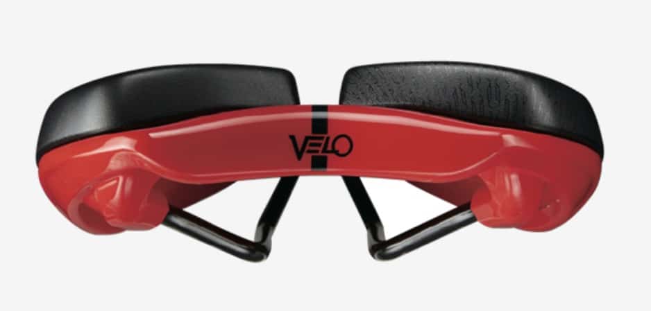 Der Velo e-Bike Sattel hat an der Rückseite einen Griff integriert