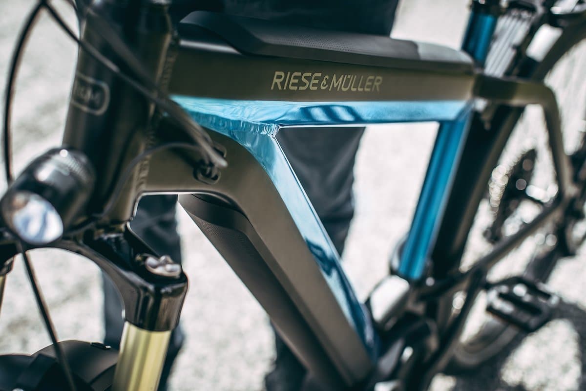 Riese & Müller 2018_Supercharger_electric-blue-metallic_outdoor