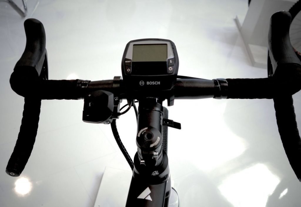e-Rennrad Lenker mit Bosch Intuvia Display