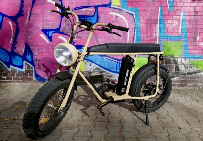 UNI Moke Starkes eBike im Moped Style mit langem Sitz