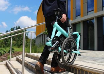 E-Bikes - FLITBike LightweightEbike CarryUpstairs HighRes - eBikeNews