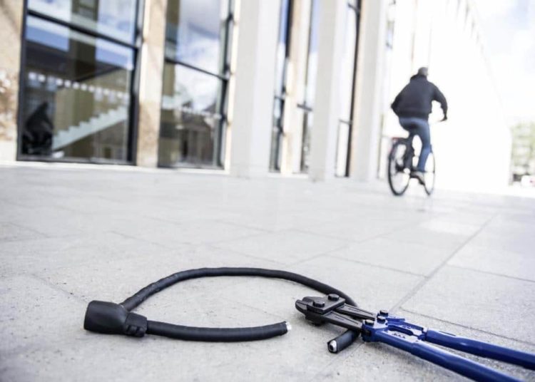 E-Bike | Sicherheit | Tracking - Allein in Deutschland werden jahrlich rund 300.000 Fahrrader als gestohlen gemeldet. ITS MY BIKE ist ein digitaler Diebstahlschutz der neu jetzt auch uber den Fahrradfachhandel zur Verfugungsteht - eBikeNews