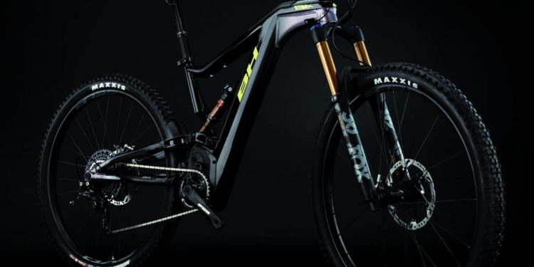 AtomX Serie: ATOMX LYNX 6 PRO-SE in der Seitenansicht (Foto: BH Bikes)