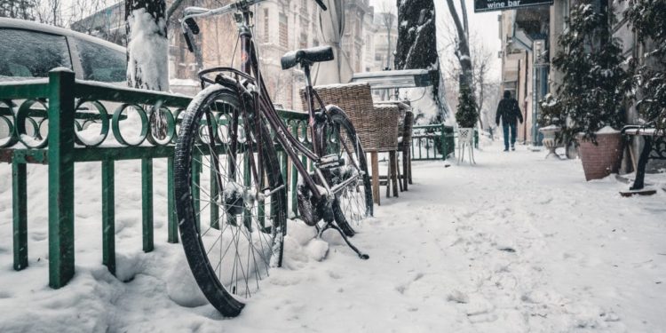 Fahrrad im Schnee - E-Bike richtig einlagern - eBikeNews