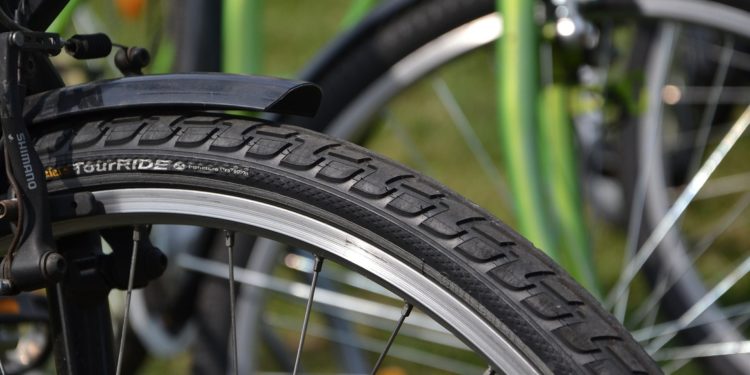 E-Bike Zulassung 2X Reifen für Trekking oder City Bike 28 x 1.50 mit Schlauch 