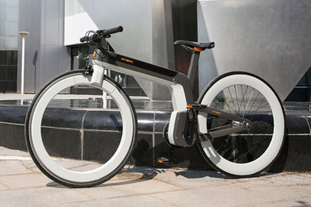 Oohbike: E-Bike mit speichenlosem Vorderrad geht in Serie