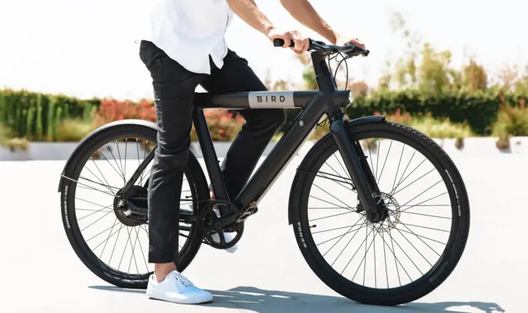 Dieses neue E-Bike ist kein VanMoof – Es sieht aber so aus und ist günstiger