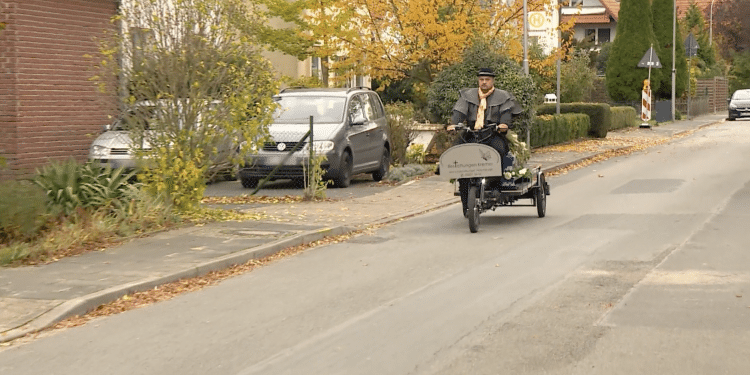 Bestatter mit dem E-Bike: Der Sarg auf dem Lastenrad – eBikeNews