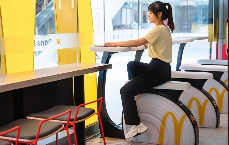 Im Ernst? Chinesische McDonald’s Kunden strampeln auf Bike-Trainer