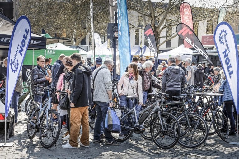 Haufenweise neue E-Bikes Probe fahren: Das DEW21 E-Bike-Festival presented by shimano