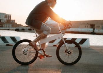Das Hycon Falt & Gravel Bike während der Fahrt -eBikeNews