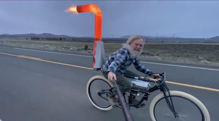 Dampf statt Elektro: Dieser Mann bringt Steampunk-Bike zum Glühen