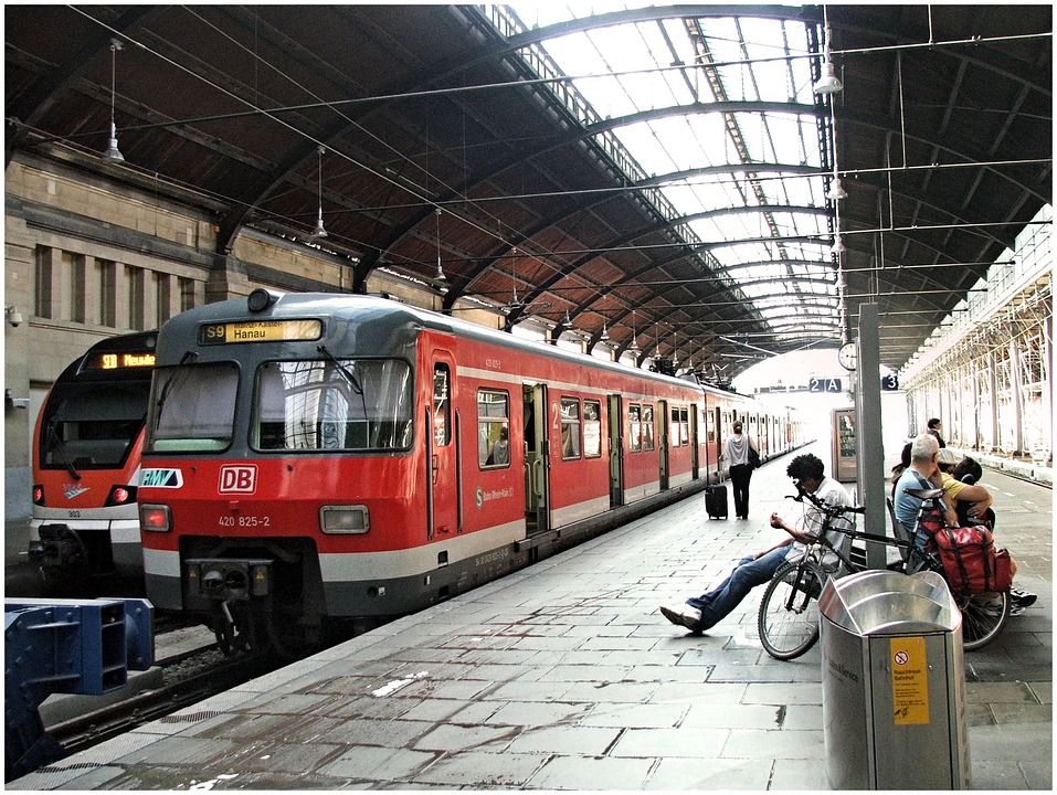 Deutsche Bahn | günstig | Transport - train 268788 960 720 - ebike-news.de