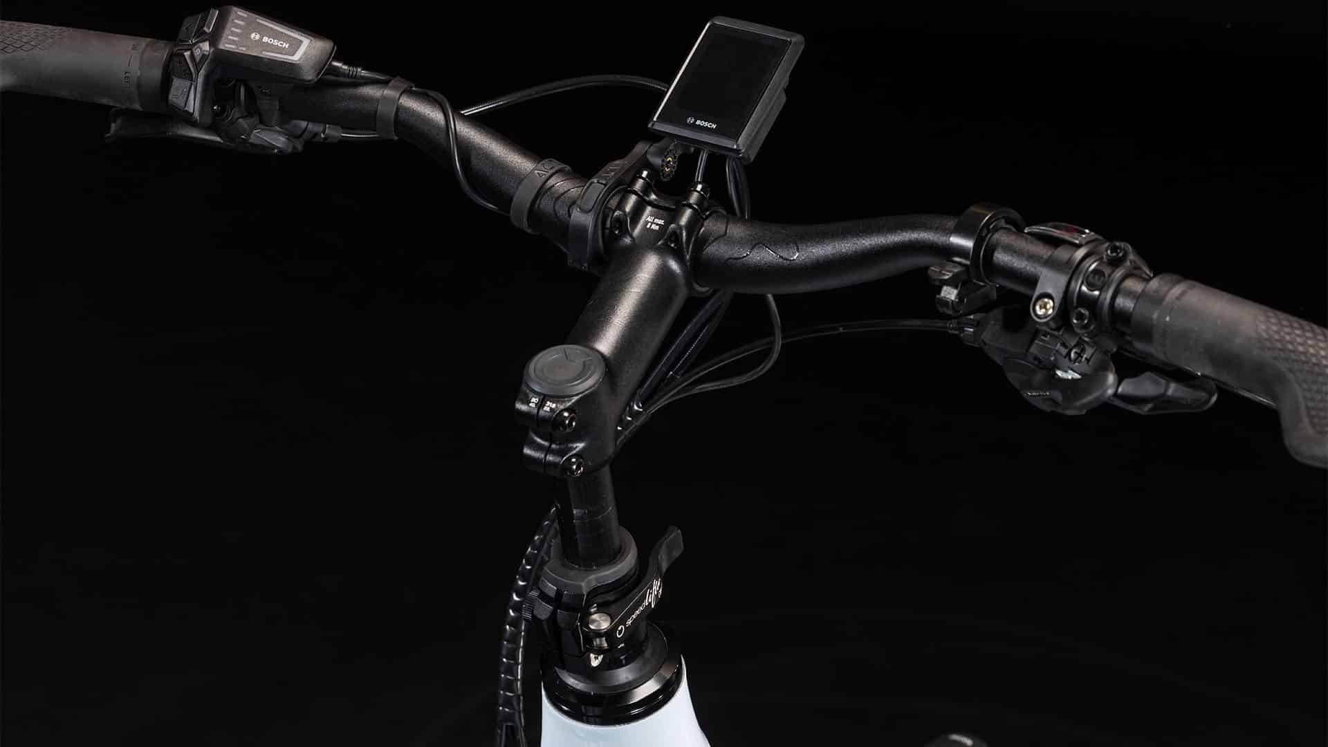 750 Wh | Bosch Performance CX | Cargo-E-Bike - Cockpit - eBikeNews