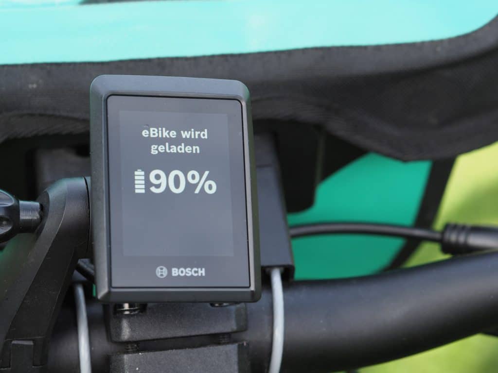 E-Bike lädt mit Powerstation von Grecell - eBikeNews