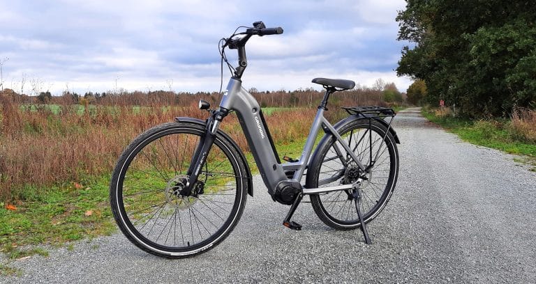 Erstes Grundig E-Bike im Test: Hybrides City-Trekking-Pedelec mit 80 Nm Mittelmotor