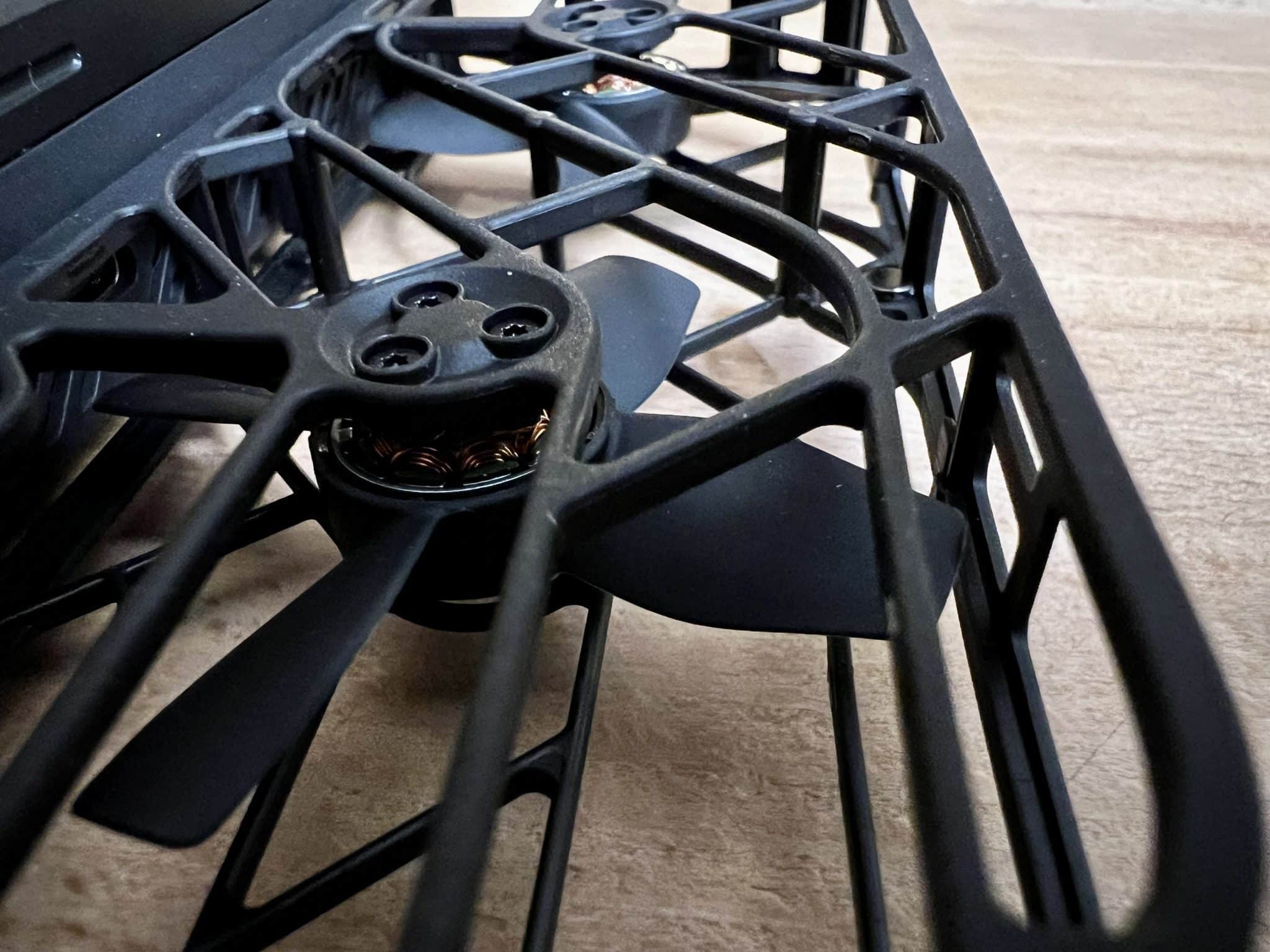 Hover Air X1 Test: Rotoren sind komplett geschützt | Quelle: eBikeNews
