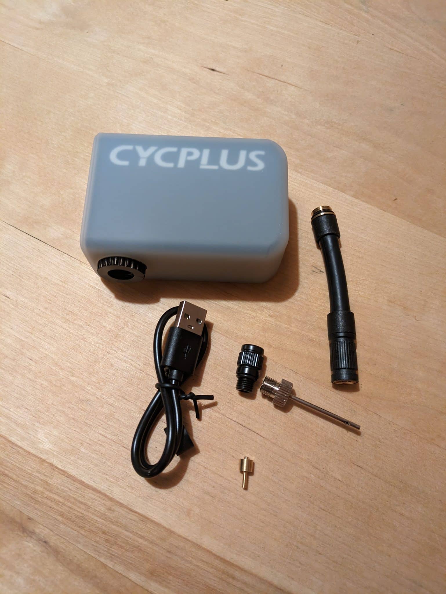 Cycplus CUBE Pro Max mit Zubehör - eBikeNews