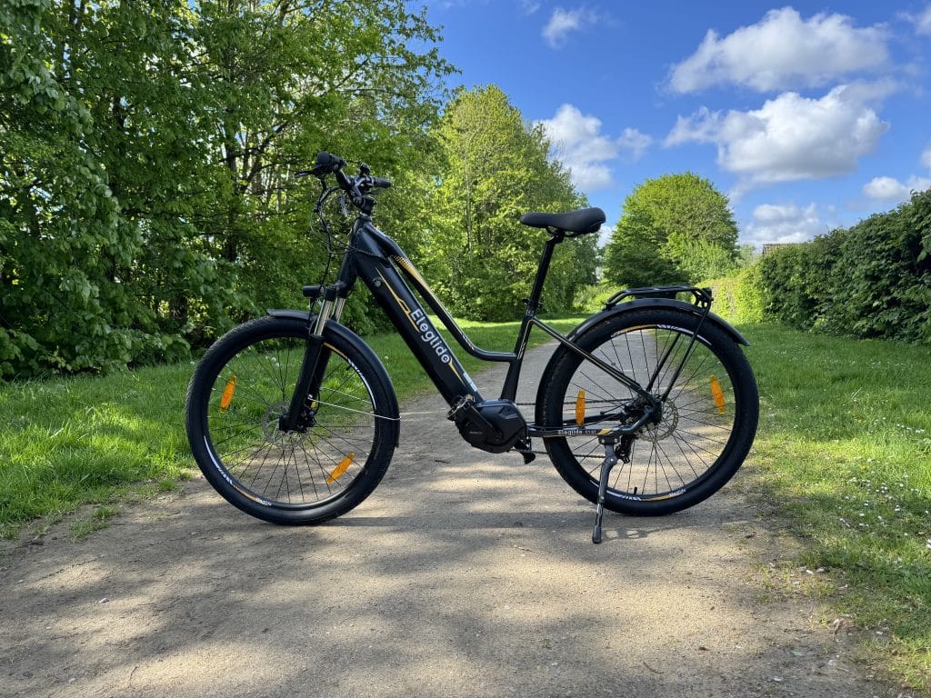 Gutes E-Trekkingbike mit Mittelmotor für 1.199 Euro im Sale: Es geht ...