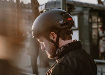 Der Blinker des Fahrradhelms Remarquable wird durch Kopfbewegungen aktiviert. Foto: Gamel Helmets