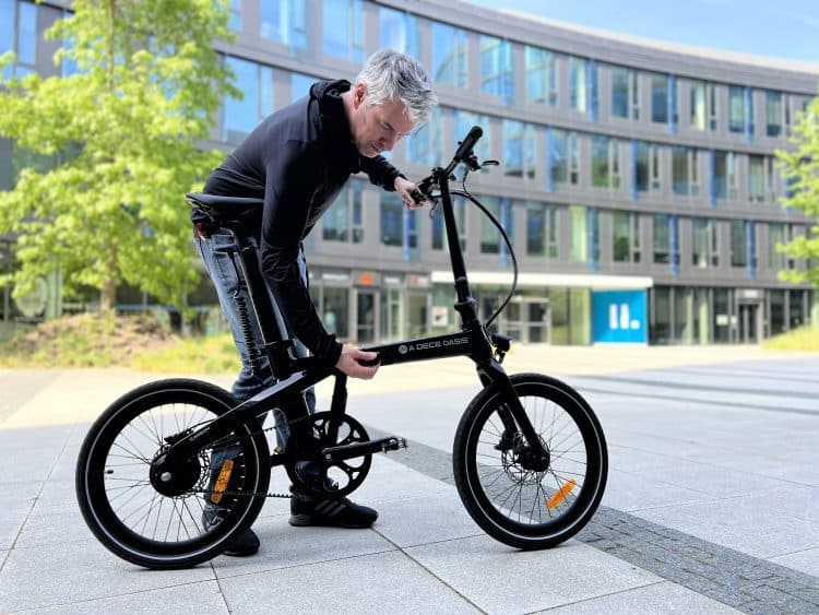 ADO Air Carbon Test: In der Mitte klappen | Quelle: eBikeNews