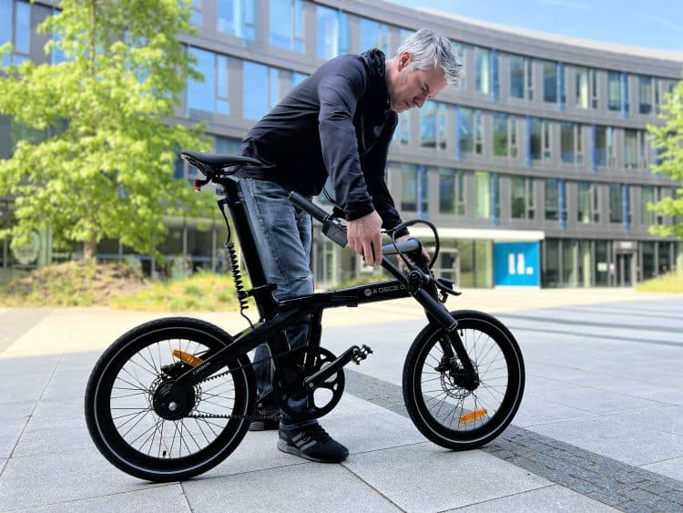 ADO Air Carbon Test: Den Lenker abklappen | Quelle: eBikeNews