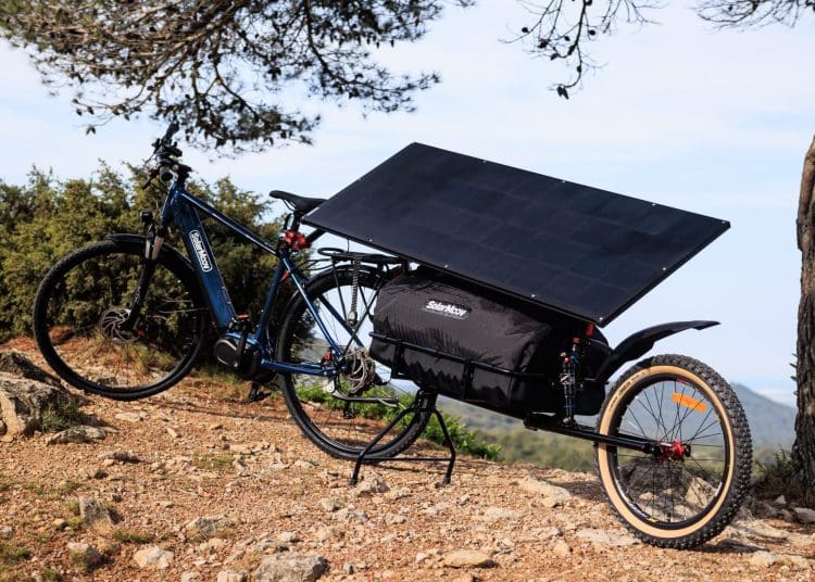 SolarMoov Explorer: E-Bike-Anhänger mit Solarpanel – eBikeNews.