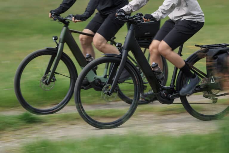 Cube E-Bike Neuheit 2024: E-Trekkingbike Kathmandu Hybrid C:62 aus Carbon mit Bosch SX