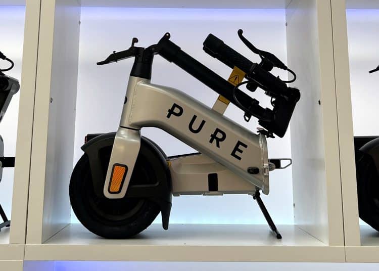 Klappbarer E-Scooter Pure Flex – eBikeNews.