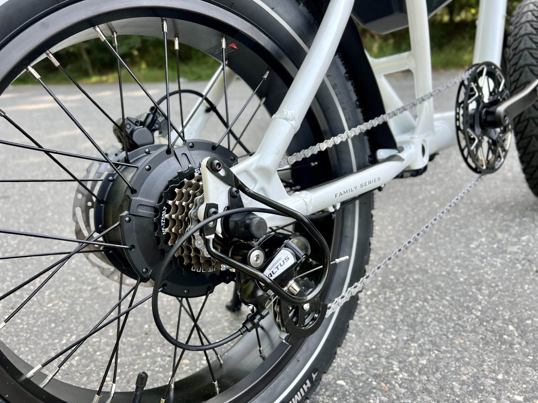 Kräftiger heckmotor im Himiway C5 - eBikeNews