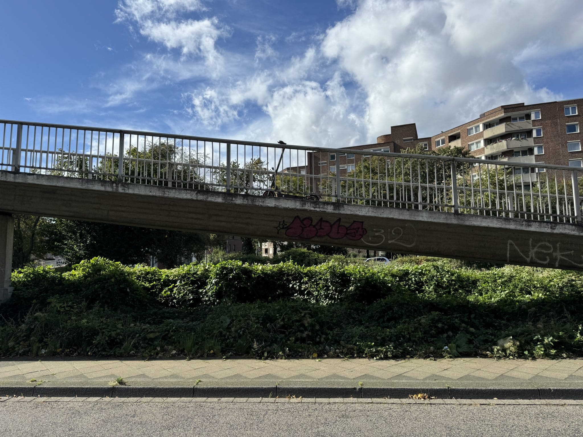 Steigung Fußgängerbrücke - Schrittgeschwindigkeit