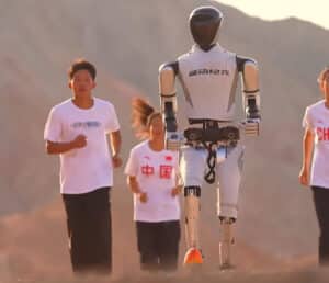 Premiere: Humanoider Roboter Star1 sprintet mit Sneakers zum Weltrekord