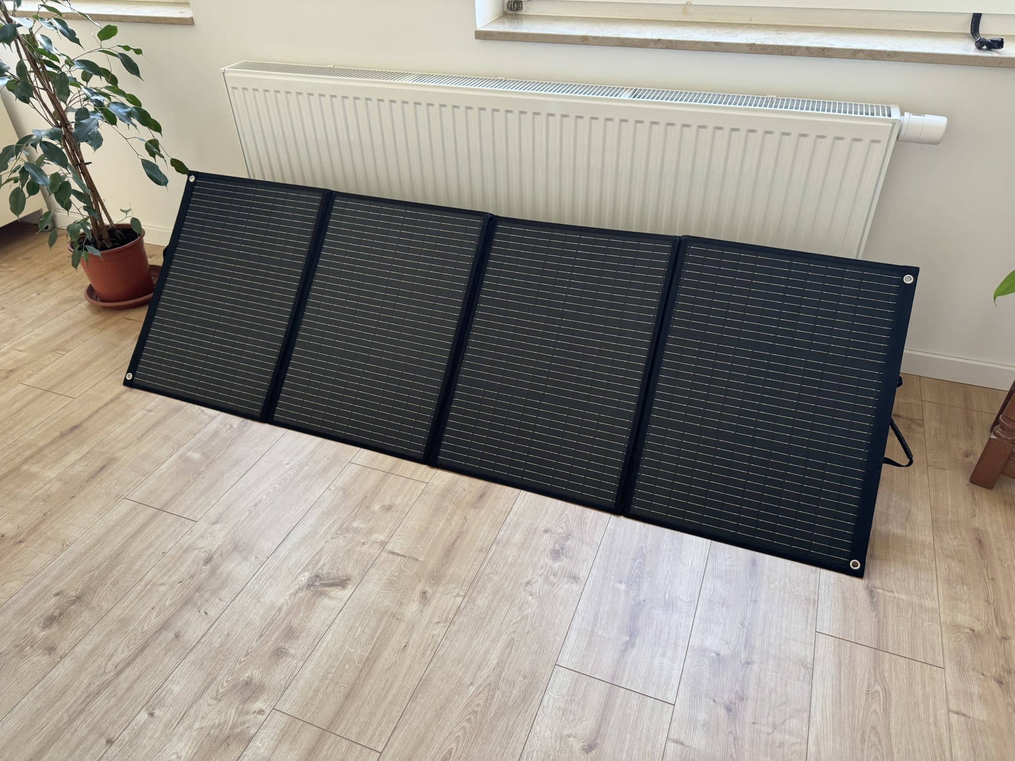 Solarplay T200 Solarmodul aufgestellt