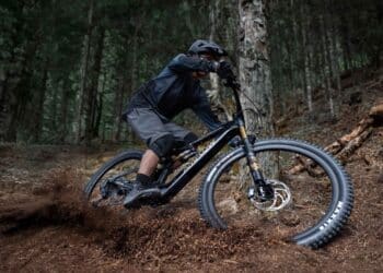 Das E-Bike Amflow PL Carbon Pro – eBikeNews.