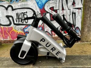 Pure Advance Flex im Test: Ein Faltwunder unter den E-Scootern