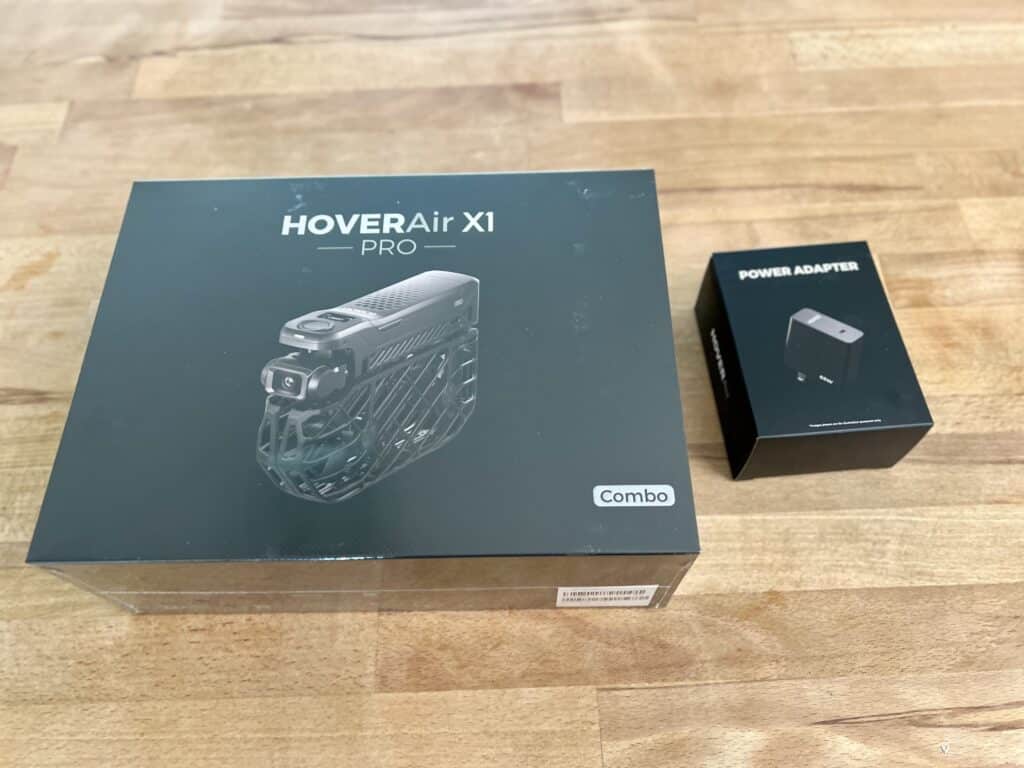Im Combopacket der HoverAir X1 Pro sind 2 Akkus enthalten