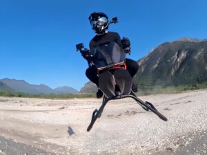Spektakuläre Premiere: Jet-Motorrad wie aus Star Wars hebt ab
